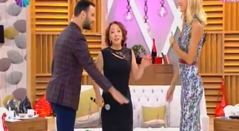 Ünlü Komedyen, Çağla Şikel'i Canlı Yayında 'Ütü Tahtası'na Benzetti