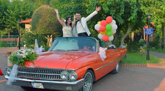 Klasik Otomobiller Düğünlerin Gözdesi