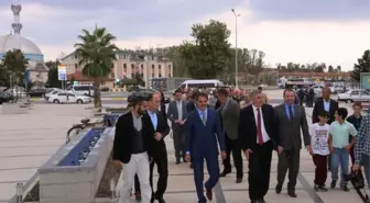 Serdivan'ın Geleneksel Bayramlaşma Programı Bu Sene de Yoğun İlgi Gördü