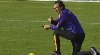 Cesare Prandelli, 10 Futbolcuyu Takımdan Göndermeye Hazırlanıyor