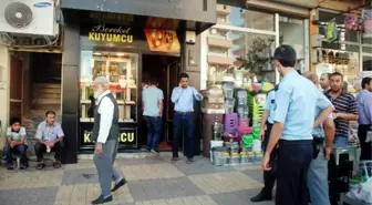 Kuyumcu, Soyguncuları Durdurmak İçin Havaya Ateş Açtı