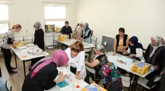 Şehitkamilli Hanımlardan Ebru Sanatı'na Yoğun İlgi