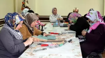 Erzurum'da Ayakkabıya Kadın Eli Değdi
