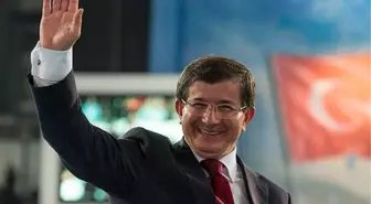 Davutoğlu: 'Türkiye'nin Geleceği Parlaktır'