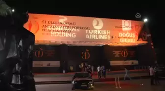 En İyilere' Verilen Altın Portakal Ödülleri Sergilendi