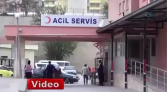 Hastane Önünde Acılı Bekleyiş