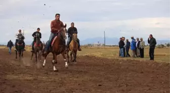 Rahvan At Yarışları Nefes Kesti