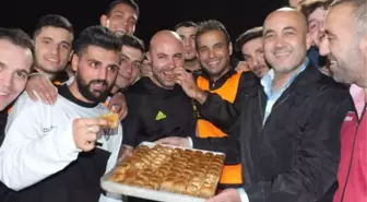 Ada Mina'nın Şerefine Baklava