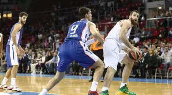 Anadolu Efes, Unics Kazan'ı 82-76 Yendi