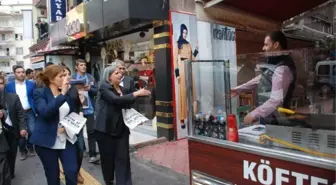 Kışanak Öldürülen Gazeteci İçin Gazete Dağıttı