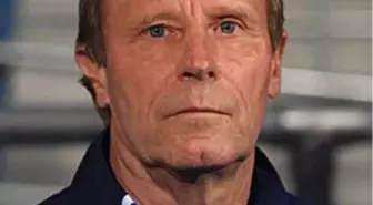 Berti Vogts İstifa Etti