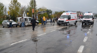 Osmancık'ta Yaralı Taşıyan Ambulans Kaza Yaptı: 4 Yaralı