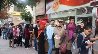 Bilecik'te 'Elif Gibi Sevmek' Kitabının İmza Günü