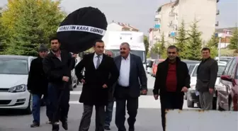 CHP'den Adliye Sarayına Siyah Çelenk