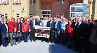 CHP'den Takipsizlik Kararına Siyah Çelenkli Tepki