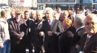 CHP'den Yandaş Hakim-Savcılara Siyah Çelenk, Dürüst Hakim-Savcılara Kırmızı Karanfil