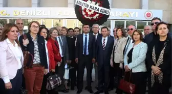 Chp, Denizli Adalet Sarayına Siyah Çelenk Bırakıp Oturma Eylemi Yaptı