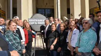 CHP'liler Adliyeye Siyah Çelenk Bıraktı