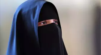 Paris'te Peçeli Bir Kadın Operadan Atıldı