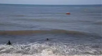Sahilde Dalgalara Kapılarak Kaybolan Kadını Arama Çalışmaları