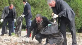 Abhazya Cumhurbaşkanı Hacimba Çöp Topladı