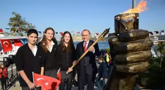 Kadıköy'de Bayram Kutlamaları Meşale Yakma Töreni İle Başladı