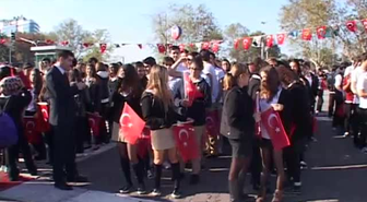 Kadıköy'de Cumhuriyet Meşalesi Yakıldı