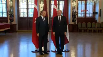 Cumhurbaşkanı Erdoğan, Letonya'da Şeref Defterini İmzaladı