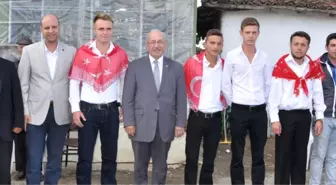 Tekirdağ B. Belediye Başkanı Albayrak, Askere Gidecekleri Yolcu Etti