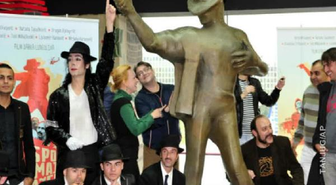 Michael Jackson'un Anıtı' Sırbistan'da Gösterime Girecek