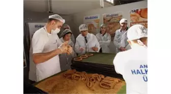 Halk Ekmek'ten Filipinlilere Simit Dersi