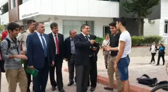 Yenişehir Kaymakamı Özarslan, Gençlere Broşür Dağıttı