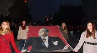 Bilecik'te 'Atatürk ve Bayrak' Yürüyüşü