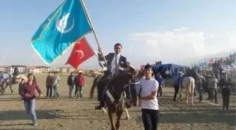 Erzincan da 91. Yıla Özel Atlı Cirit Müsabakası Düzenlendi