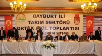 Bakan Eker Bayburt'ta