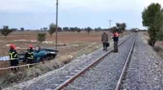 Lokomotif, Otomobili Altına Alıp 50 Metre Sürükledi: 2 Ölü (2)