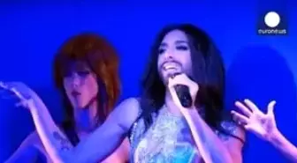 Sakallı Kadın Conchita'dan Paris Çıkartması