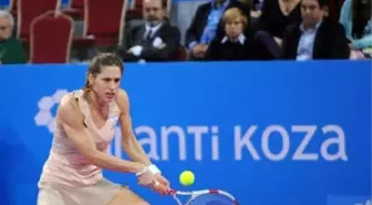 Teniste Garanti Koza WTA Şampiyonlarturnuvası'nda Finalin Adı Belli Oldu