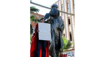 Atatürk Anıtı'nda Tek Kişilik Protesto