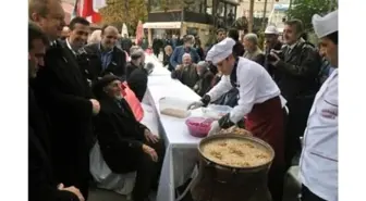 Gümüşhane'de Aşure Dağıtıldı