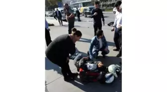 Beyoğlu'nda Motosiklet Cipe Çarptı