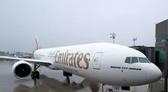 Emirates 100'Üncü Boeing 777-300er Uçağını Teslim Aldı