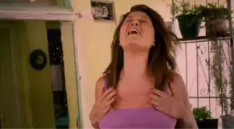 Nurgül Yeşilçay'dan Yine Cesur Sahneler