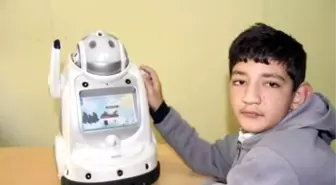 Erzincan'da Zihinsel Engelli Çocuklara Robotlu Eğitim