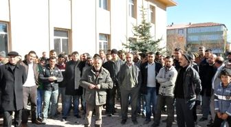 Patnos'ta Elektrik Kesintileri Protesto Edildi
