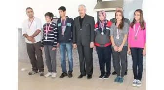 Kumluca'da Ata'yı Anma Satranç Turnuvası Sona Erdi