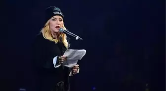 Madonna'nın Kıyafetleri, Açık Artırmada 3,2 Milyon Dolara Satıldı