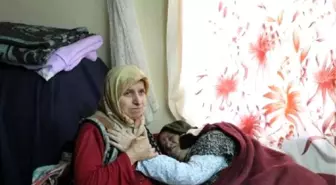 30 Yıldır Annesine Bakıyor