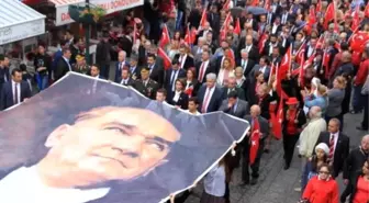 Çeşme, Atatürk'ü Şiirlerle Andı