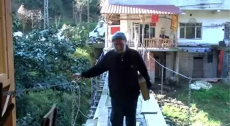 Rize'de Defterlerine Yazdıklarıyla Köyün Tarihine Işık Tutuyor